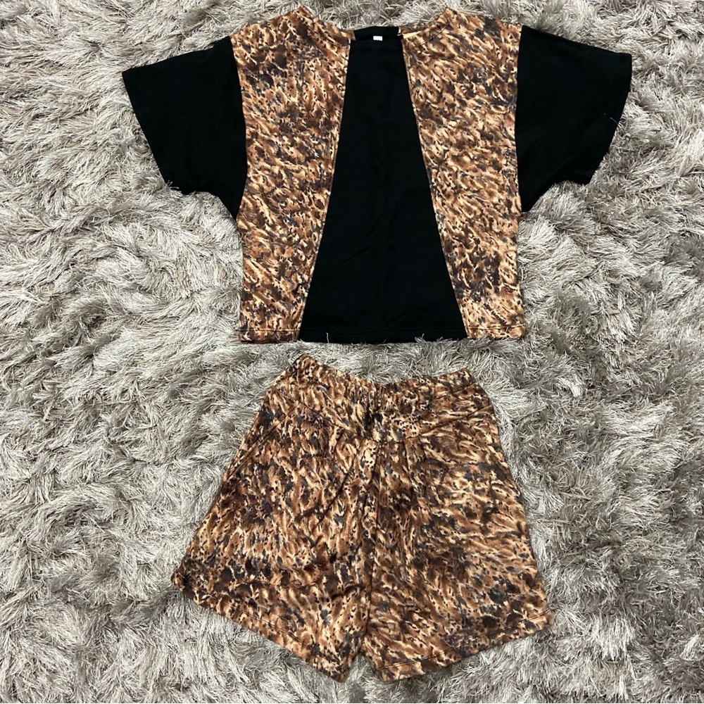 Quality handmade retro style knit shorts set. Unknown fibres. Size S. NWOT.